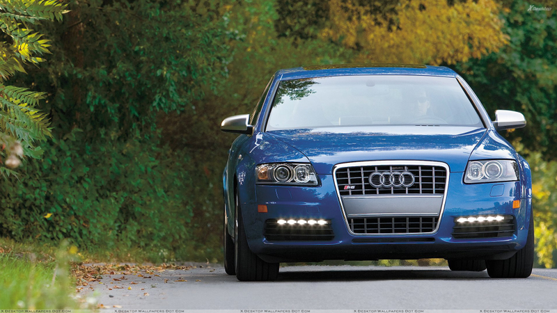 Illustration for article titled Spotted: the other V10 sedan from Germany